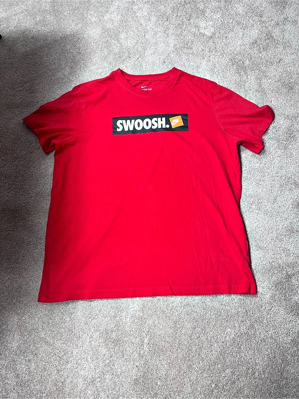 Nike Sportswear Swoosh T-Shirt Swoosh Graphic Tee in Red XL
